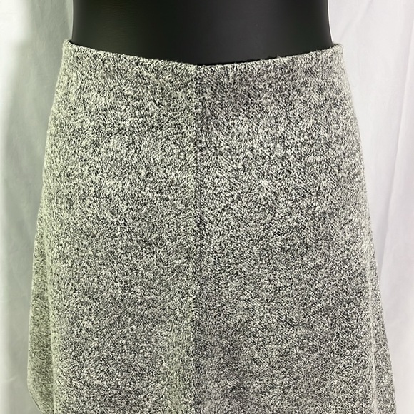 LOFT Gray Knit High Waisted A-Line Mini Skirt - Picture 9 of 16